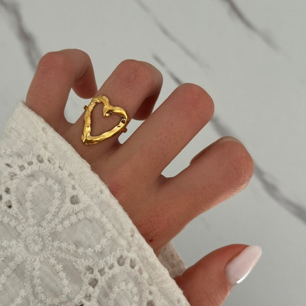 Sku:0383 gold ring with hearts made of‎ high-quality materials stainless steel
